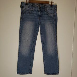 AE artist crop stretch size 4 denim blue Jeans